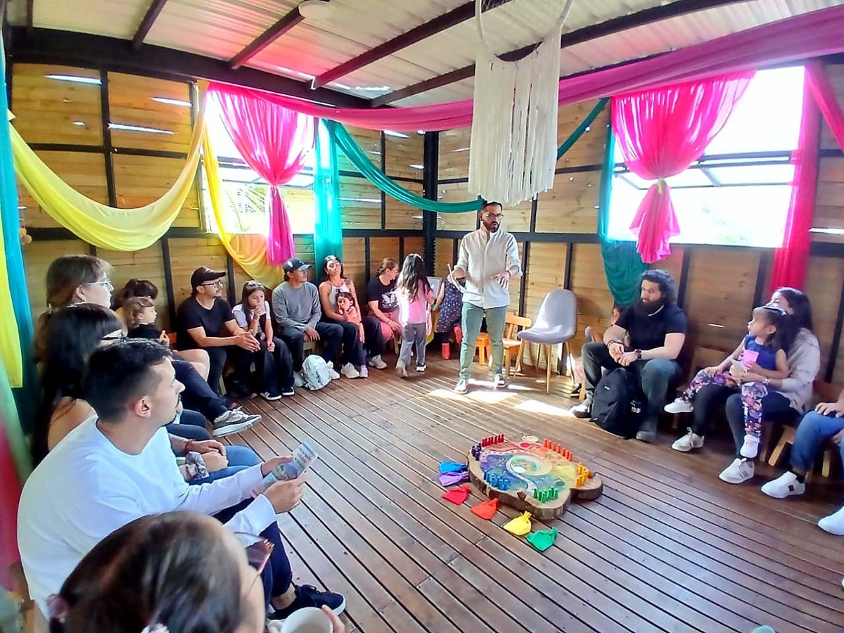 A view of the full circle of families around the board